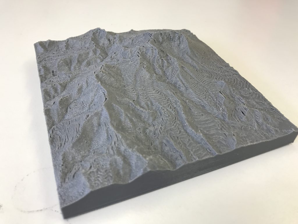 大山の３D模型